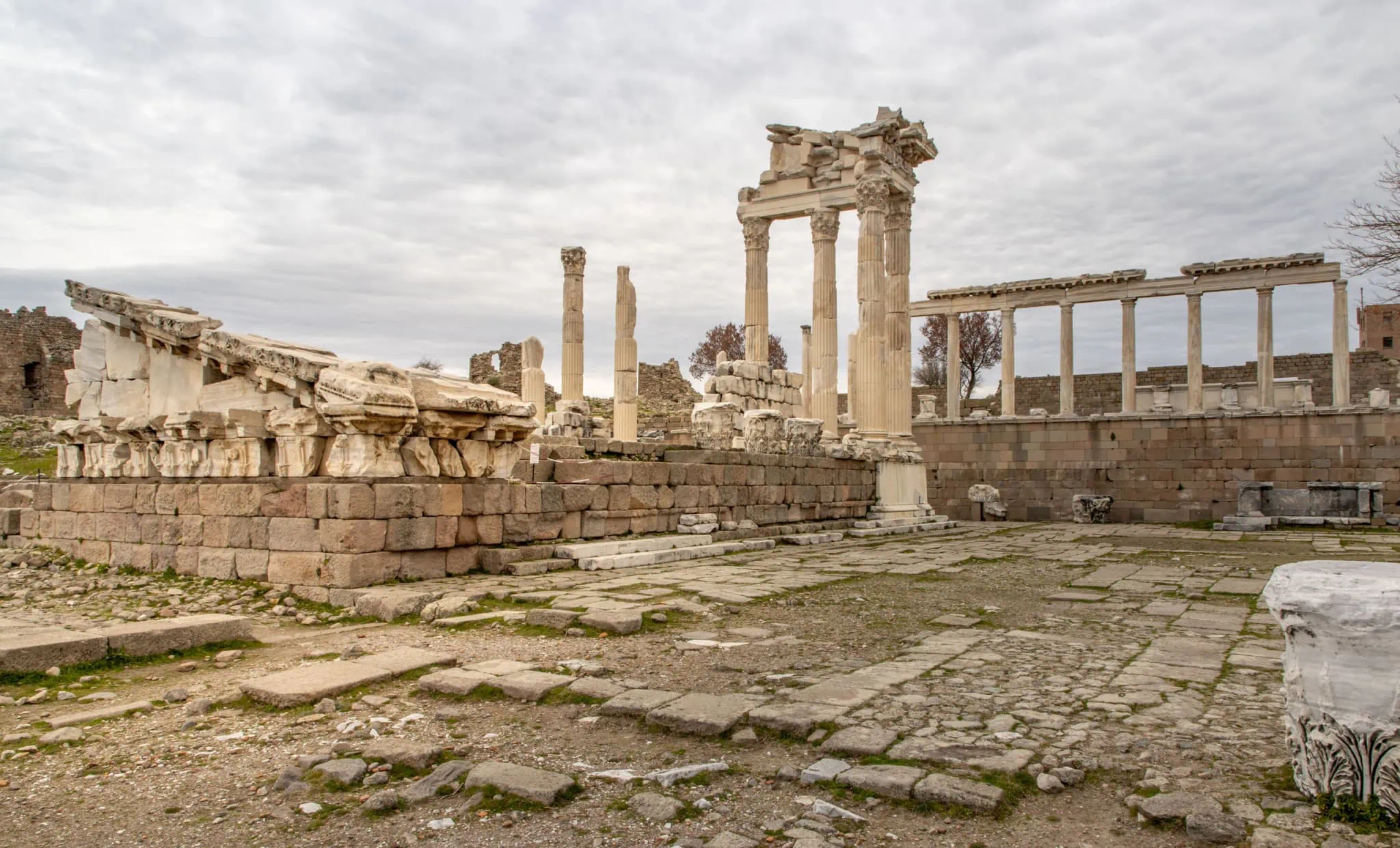 Pergamon Tour 2 Pergamon Tour - Image 2